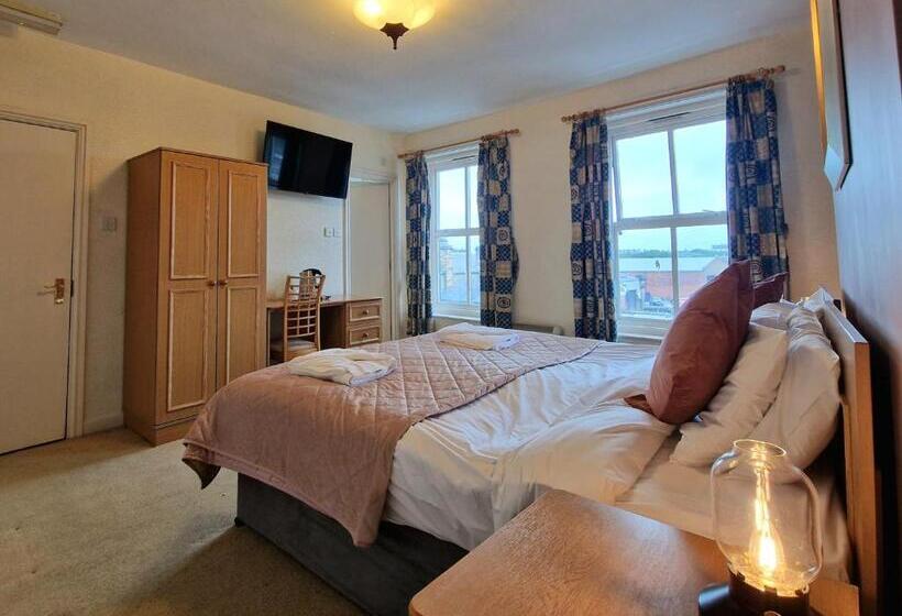 Отель The Victoria