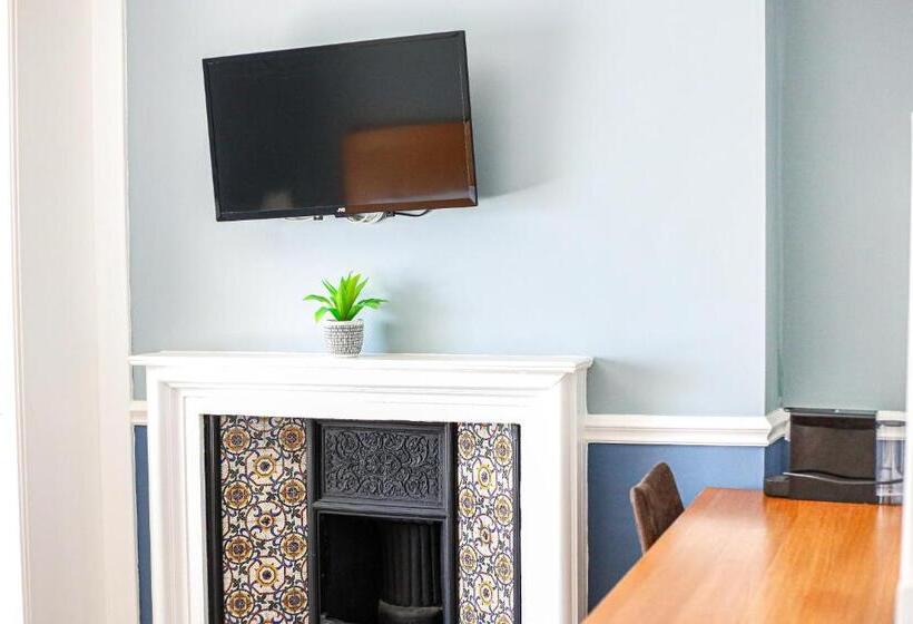 בית מלון כפרי The Wellington