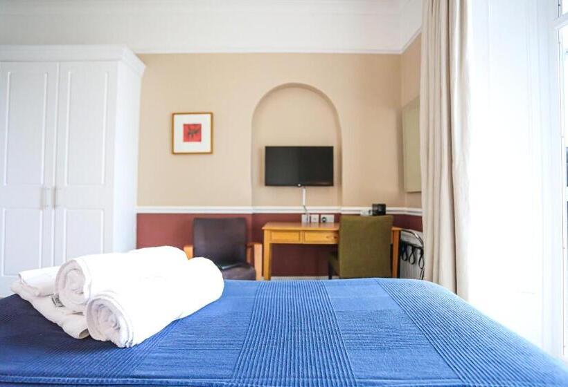 בית מלון כפרי The Wellington