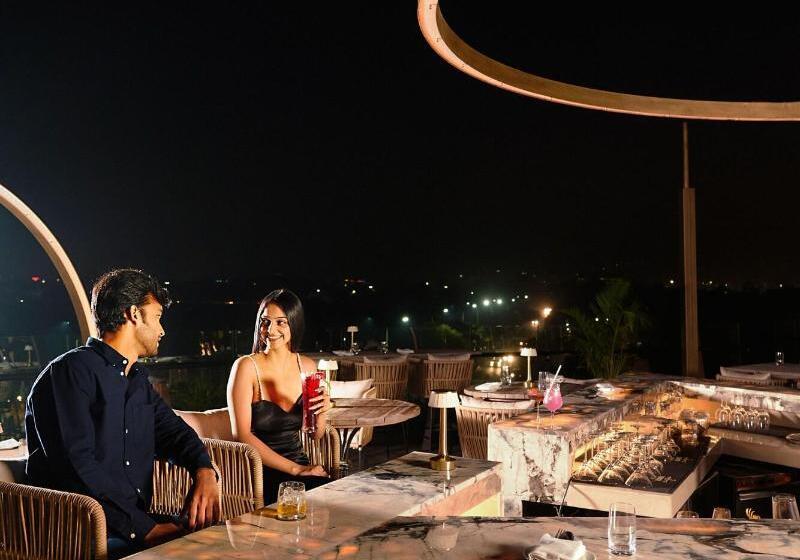 בית מלון כפרי The Westin Gurgaon, New Delhi