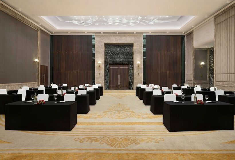 ホテル The Westin Pune Koregaon Park