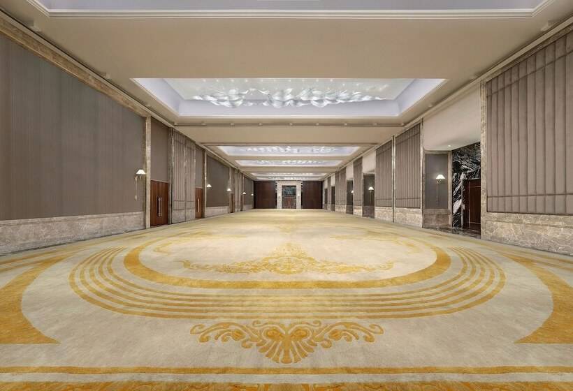 ホテル The Westin Pune Koregaon Park