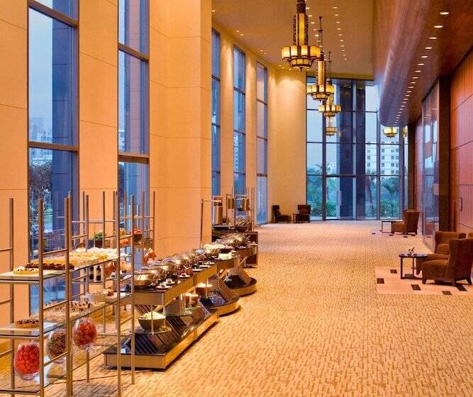 ホテル The Westin Pune Koregaon Park