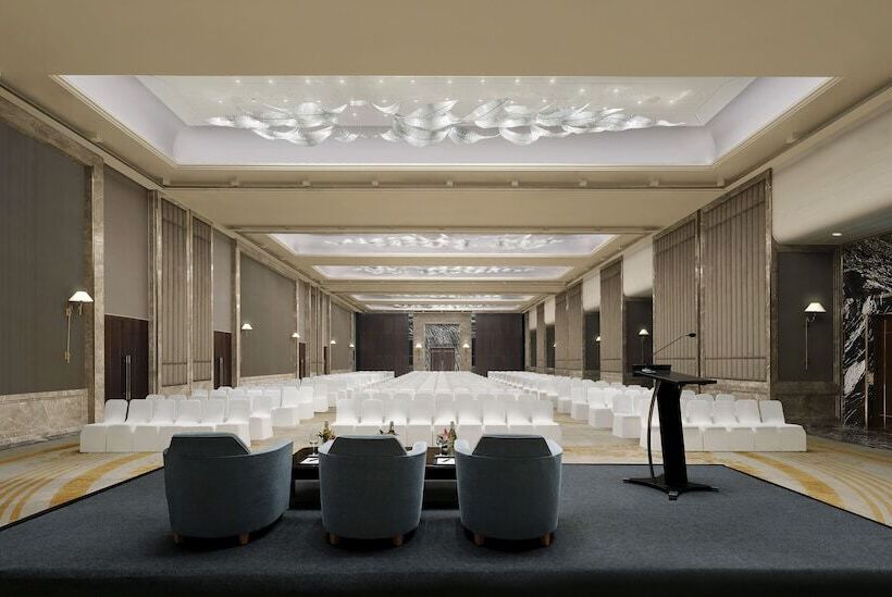 ホテル The Westin Pune Koregaon Park