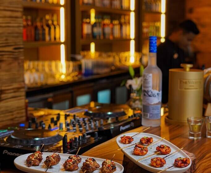 ホテル The Westin Pune Koregaon Park