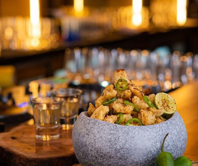 ホテル The Westin Pune Koregaon Park