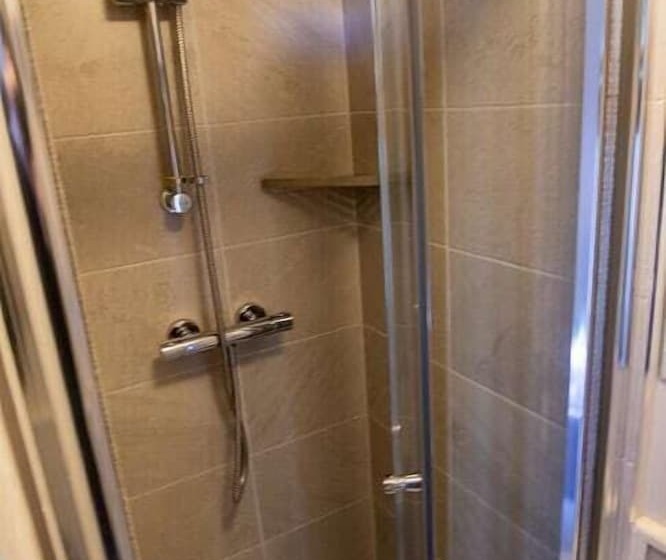 هتل The Whisky Vaults