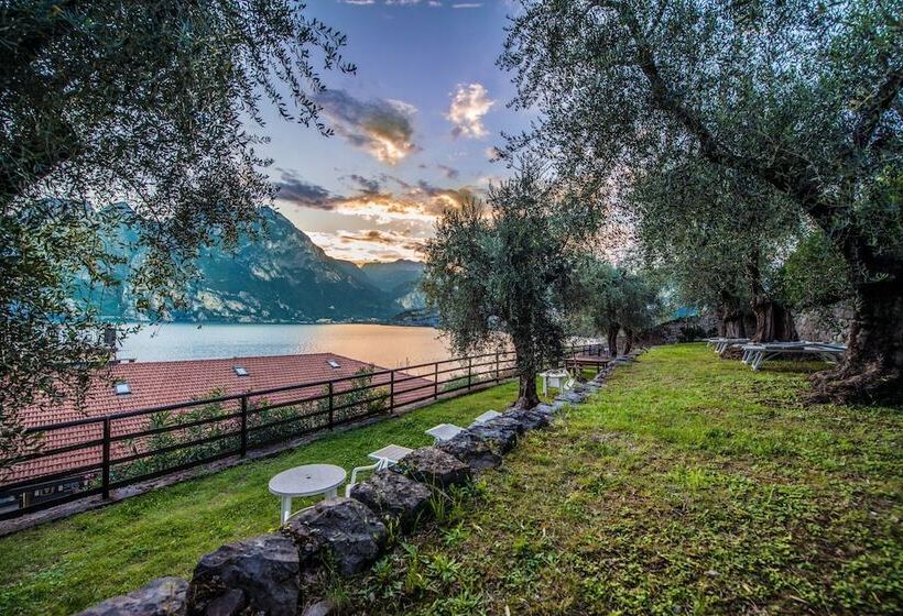 בית מלון כפרי Torbole Apart