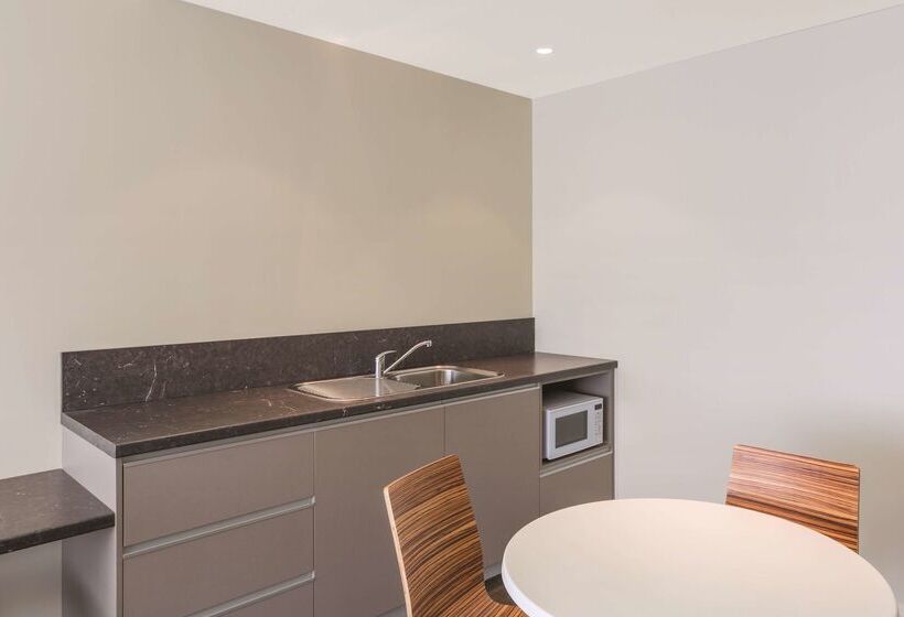 Travelodge Hotel Hobart Airport