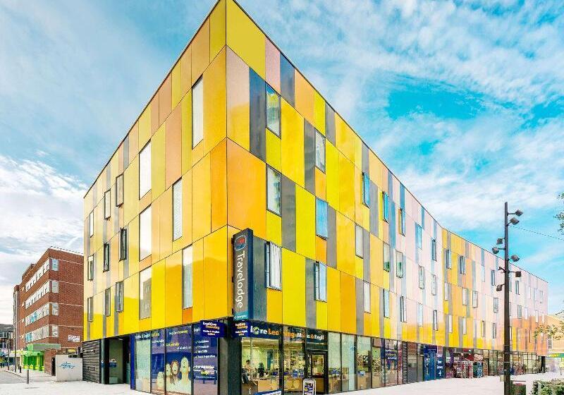 בית מלון כפרי Travelodge London Barking