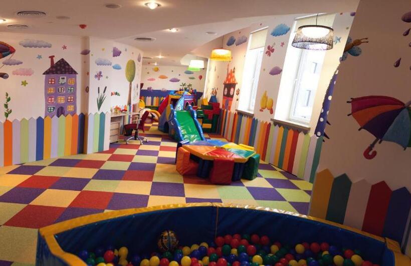 هتل Villa Kristina