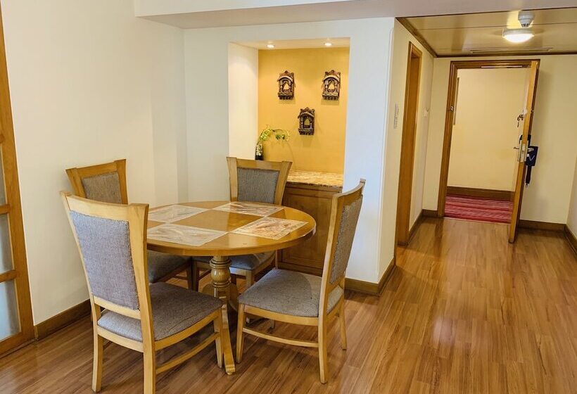 فندق Vivanta Vadodara