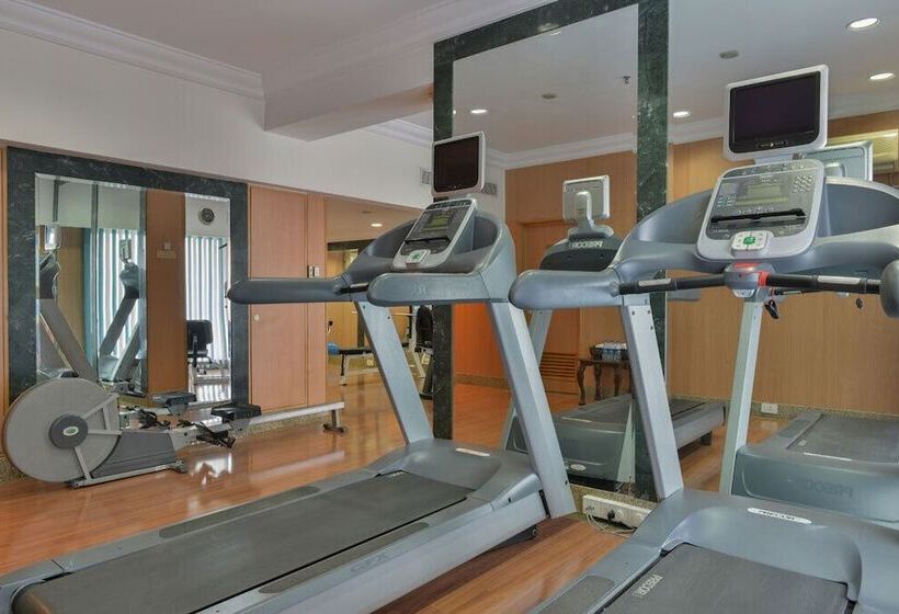 فندق Vivanta Vadodara