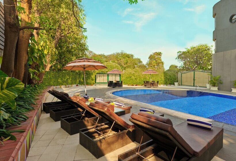 فندق Vivanta Vadodara