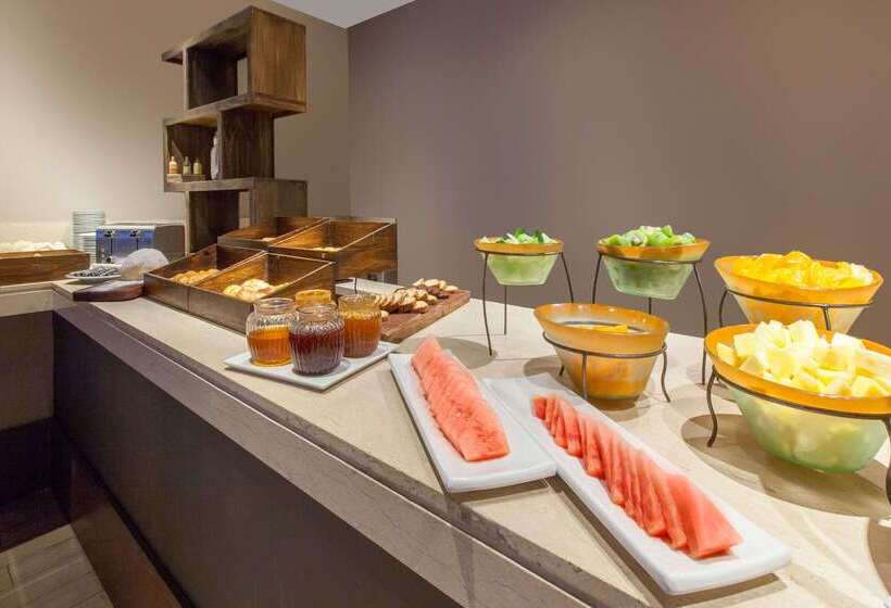 Отель Wyndham Nordelta Tigre  Buenos Aires