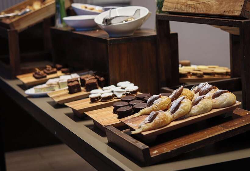 Отель Wyndham Nordelta Tigre  Buenos Aires