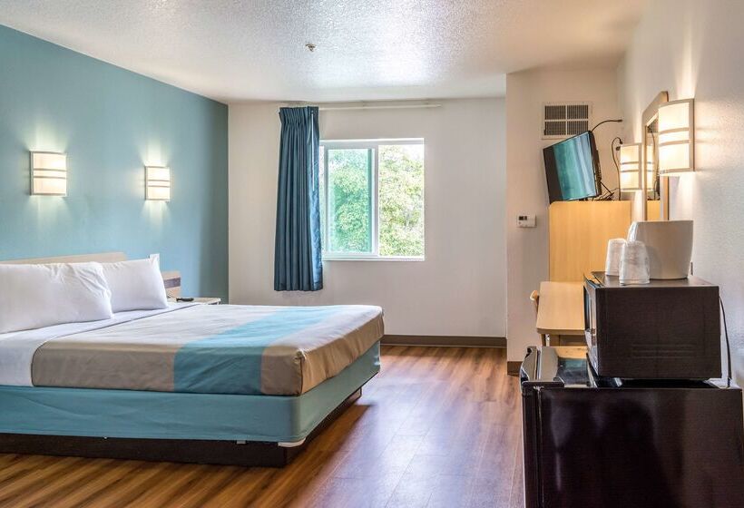 Motel 6 Lincoln City, Or