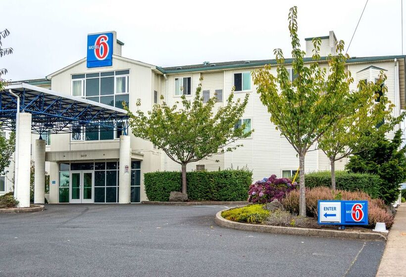 Motel 6 Lincoln City, Or