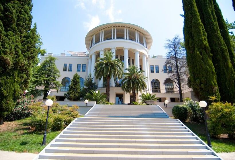 Rodina Grand Hotel And Spa