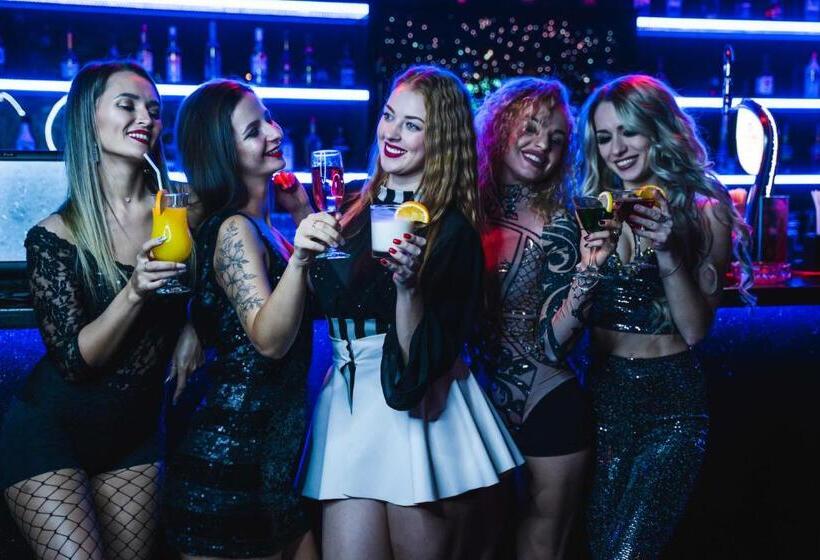 The Canvas Dubai, Mgallery Hotel Collection