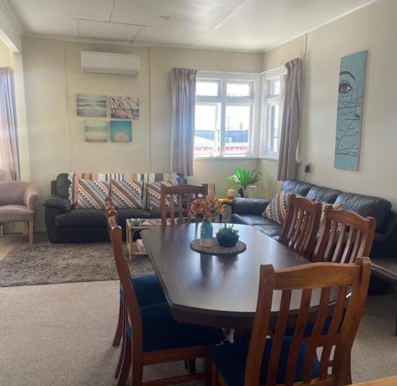 הוסטל Coastal Accommodation