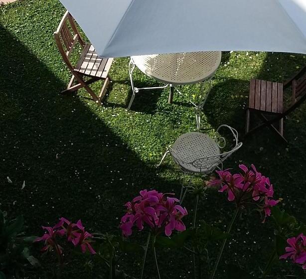 B&b L Albero Di Antonia