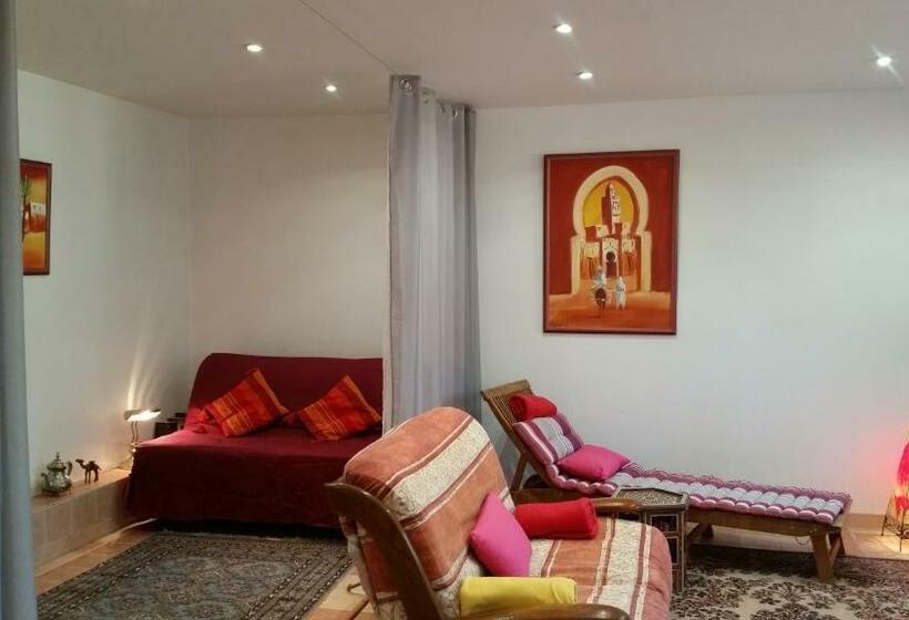 צימר Chambre Avec Jardin Pierre Curie