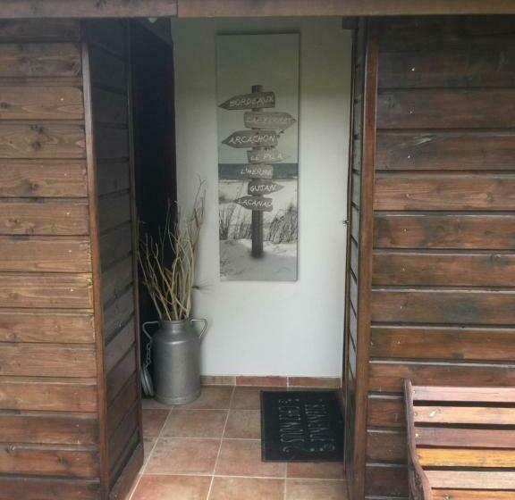 ベッドアンドブレックファースト Les Pins Perdus