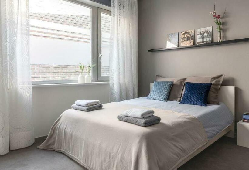 Bed and Breakfast Suite 16