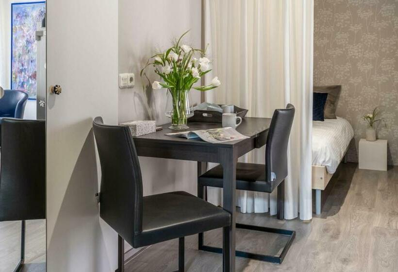 Bed and Breakfast Suite 16