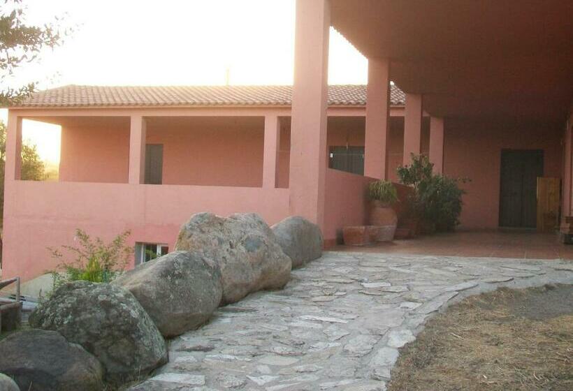 ホテル Agriturismo Lu Palu