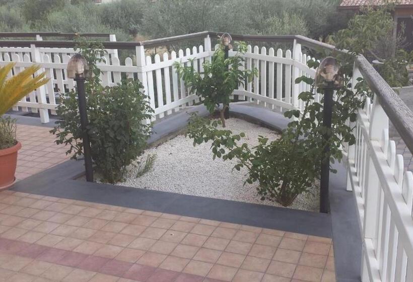 Отель Azienda Agricola Cuntarati