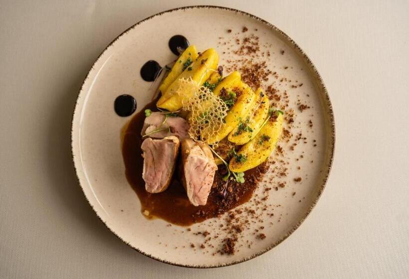 호텔 Pod Zeleným Dubem