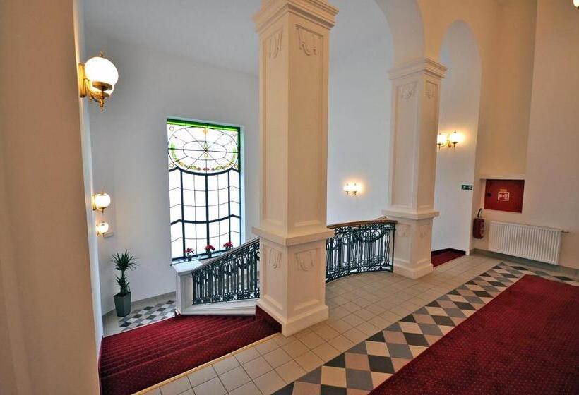 호텔 Pod Zeleným Dubem