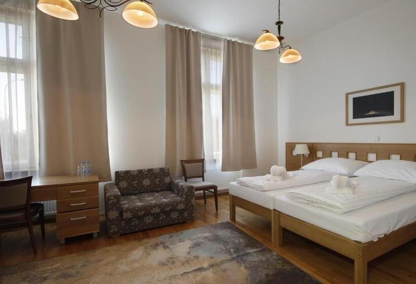 호텔 Pod Zeleným Dubem