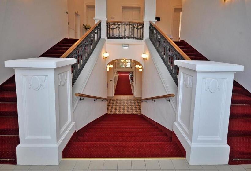 호텔 Pod Zeleným Dubem