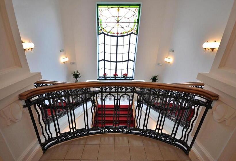 호텔 Pod Zeleným Dubem