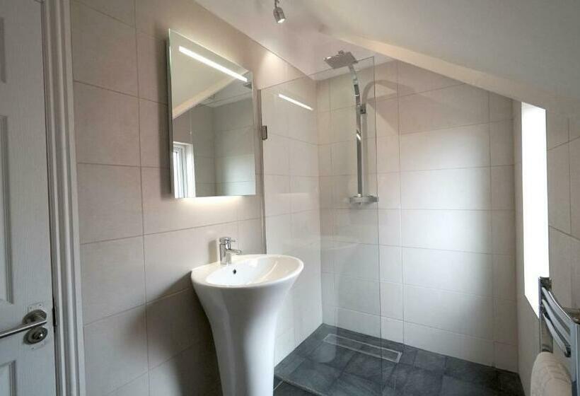 One Helena Road Serviced Apartments