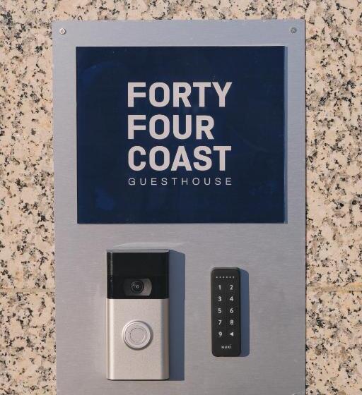 Пансион 44 Forty Four Coast   Espinho