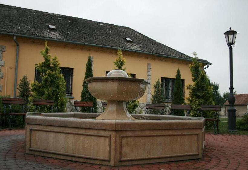 ペンション Fontana Vendégház