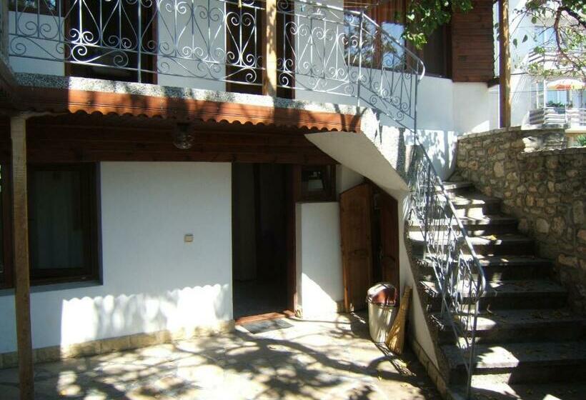 פנסיון Regina S Guesthouse