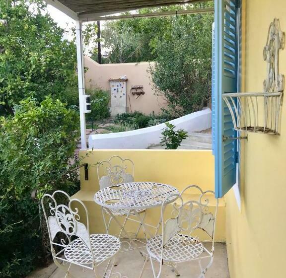 بنسيون Shades Of Provence