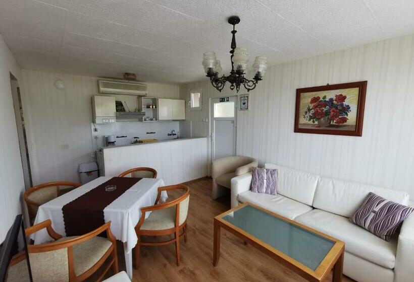 Пансион Villa Aqua