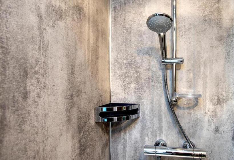 The White Cottage B&b