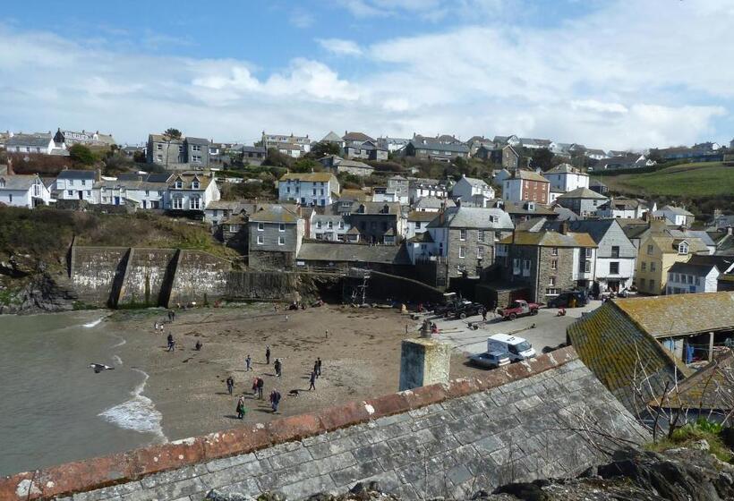 The White Cottage B&b