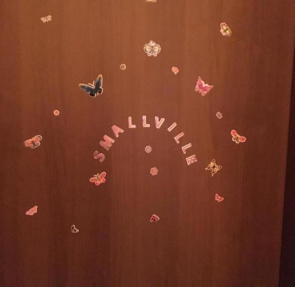 민박 Bb Smallville