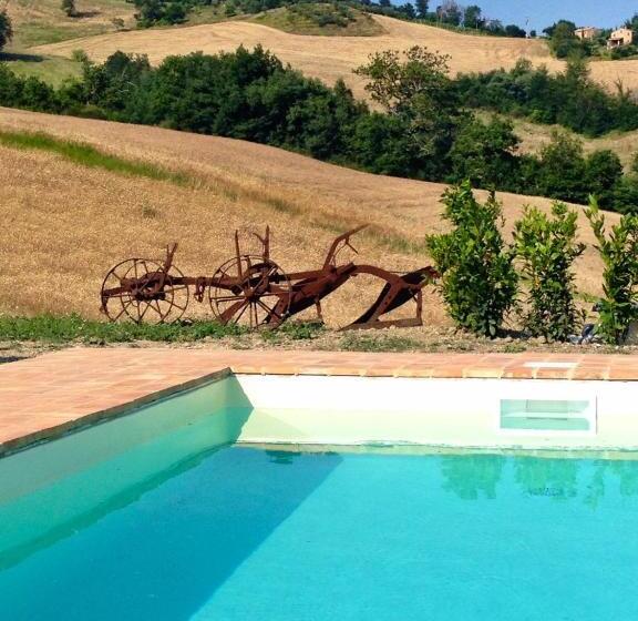 مبيت وإفطار Casale Delle Rondini