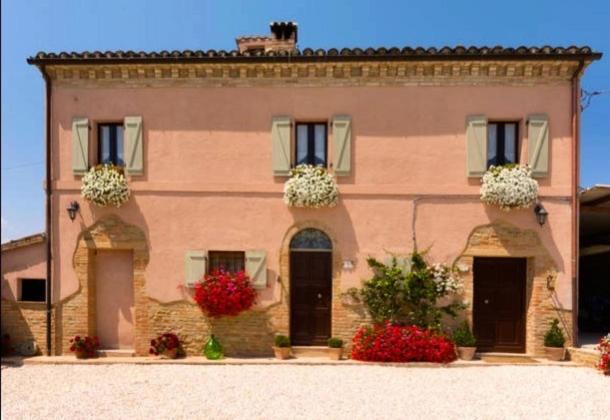 مبيت وإفطار Casale Delle Rondini