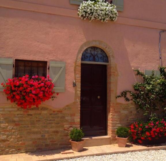 مبيت وإفطار Casale Delle Rondini