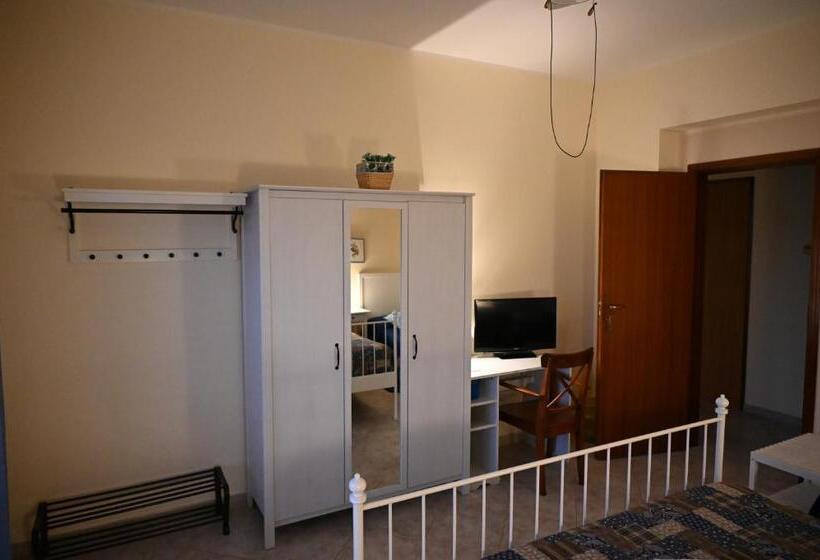 민박 Castello Di Sotto